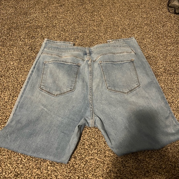Old Navy High Rise Super Skinny Jeans - Size 14 - Picture 4 of 4
